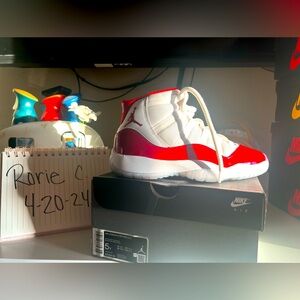 Great condition Jordan retro 11